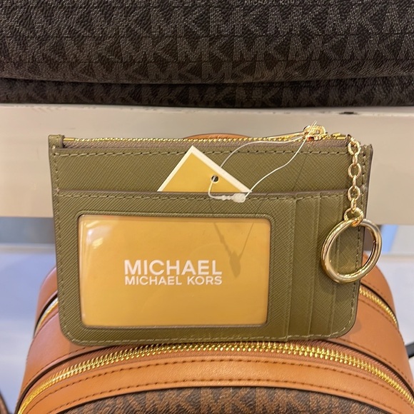 MICHAEL KORS SMALL TOP ZIP COINPOUCH WITH ID KEYCHAIN CARDHOLDER WALLET
OLIVE - Picture 12 of 16